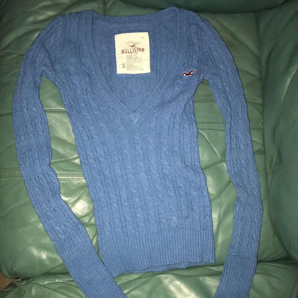 Hollister sweater